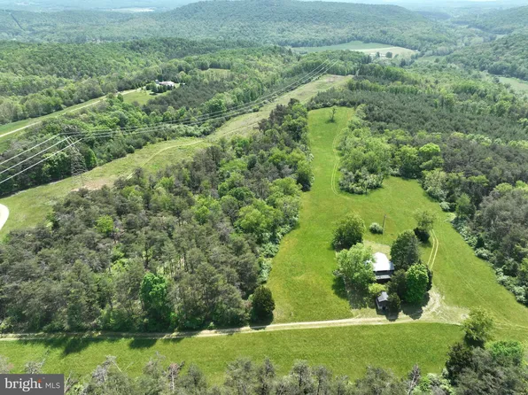533 Green Pne, Points, WV 25437