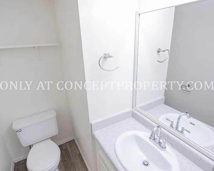 1499 W 2320 S — Photo 61