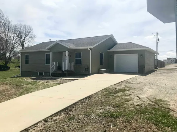 Henry East St #302, Calmar, IA 52132