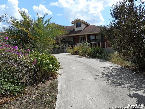 3rd image of 589 Covey Dr
