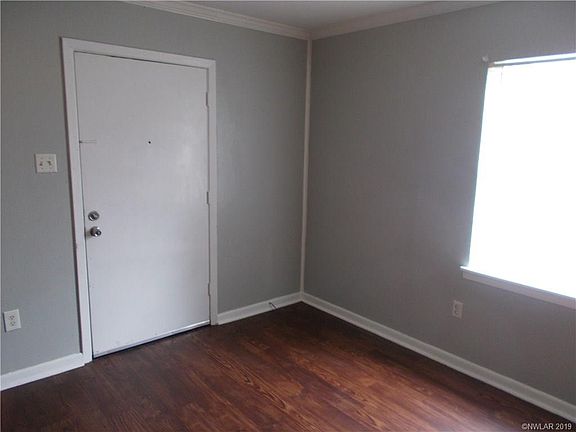 4th image of 1109 Shirley Ln