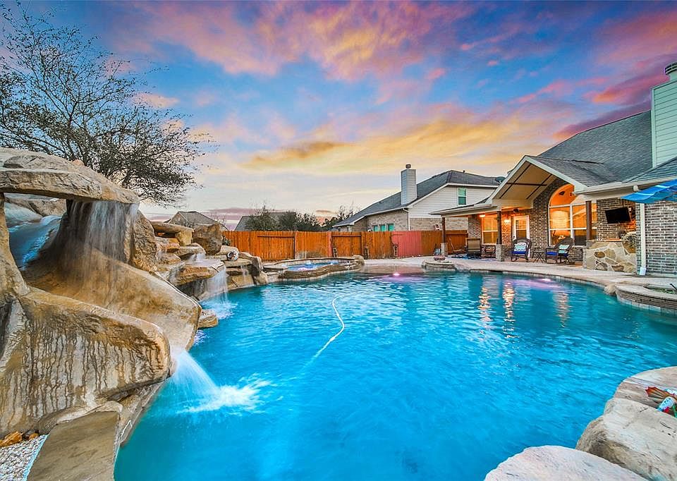 1st image of 20160 Southwood Oaks Dr