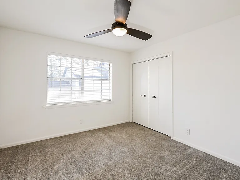White Oak Townhomes — Photo 24