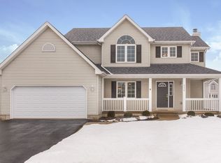 2428 Dean St, Sycamore, IL 60178