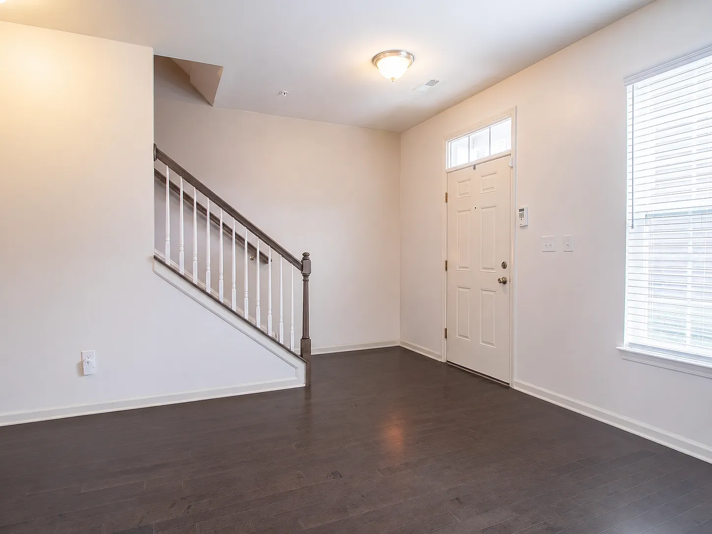 3 bed, 2.5 bath, 1900 sqft, $2,700 — Photo 3