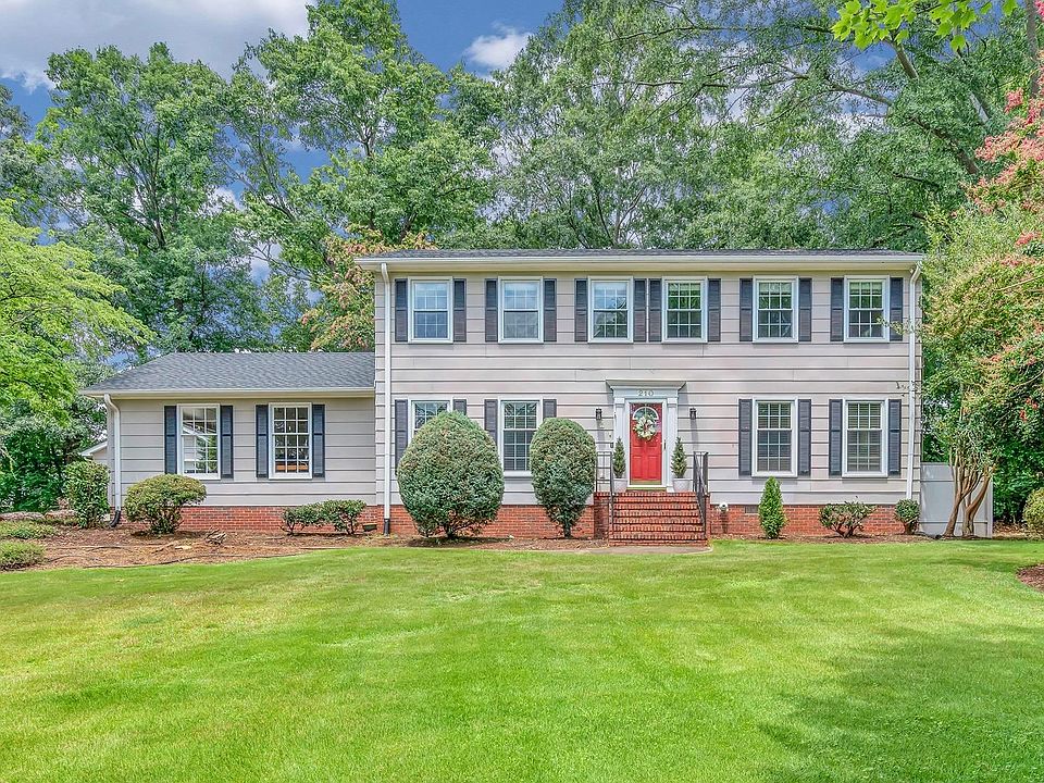 1st image of 210 Heathwood Dr