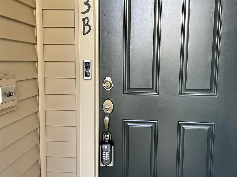 223 B Park Central Ter — Photo 2