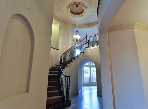 2nd image of 2123 N Hill Dr