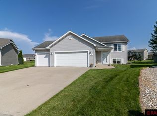 109 Olympic Ct, Mankato, MN 56001