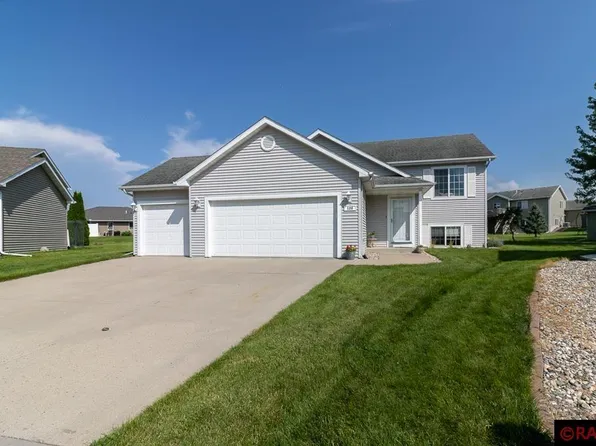 109 Olympic Ct, Mankato, MN 56001