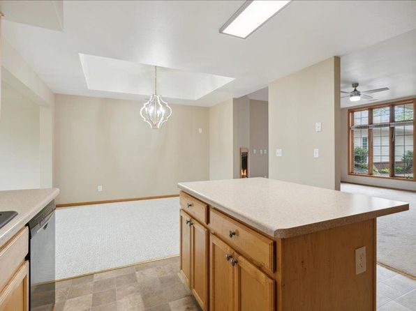 56 Pentire Cir, Iowa City, IA 52245