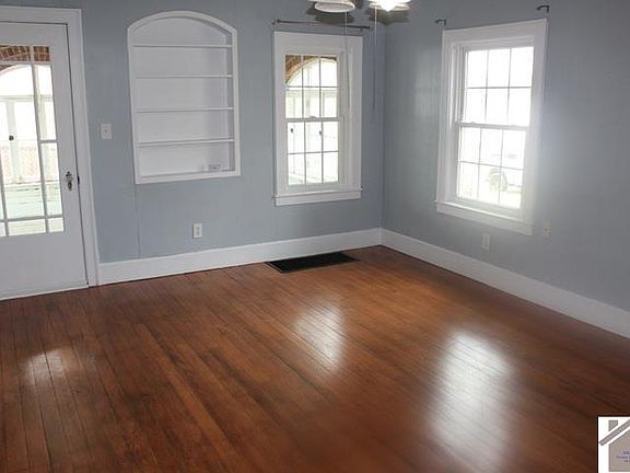 3rd image of 915 S 7th St