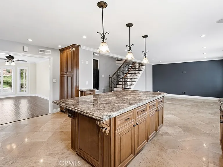 120 Christensen Dr — Photo 5