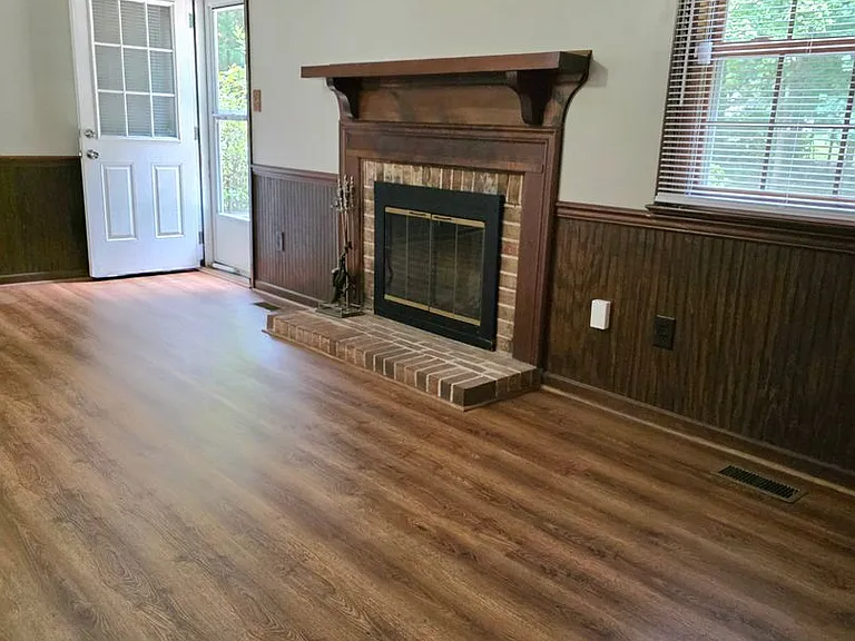 409 Rosewood Ln — Photo 12