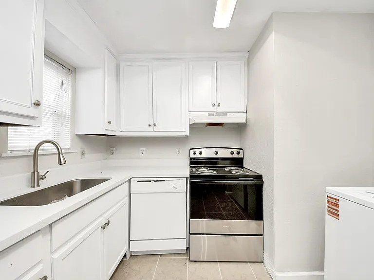 3910 Hoffman St #3 — Photo 20