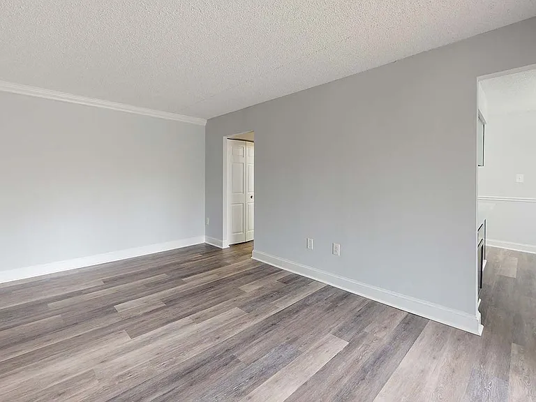 Stuart Woods Apartments — Photo 38