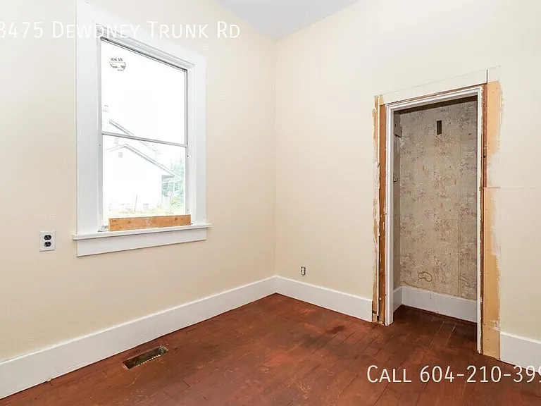 33475 Dewdney Trunk Rd — Photo 19