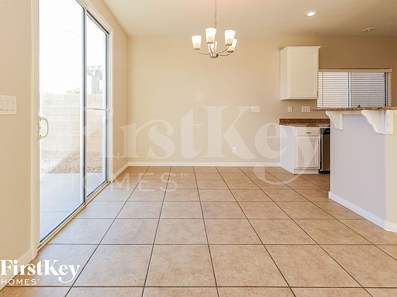 4th image of 215 Del Cira Ave