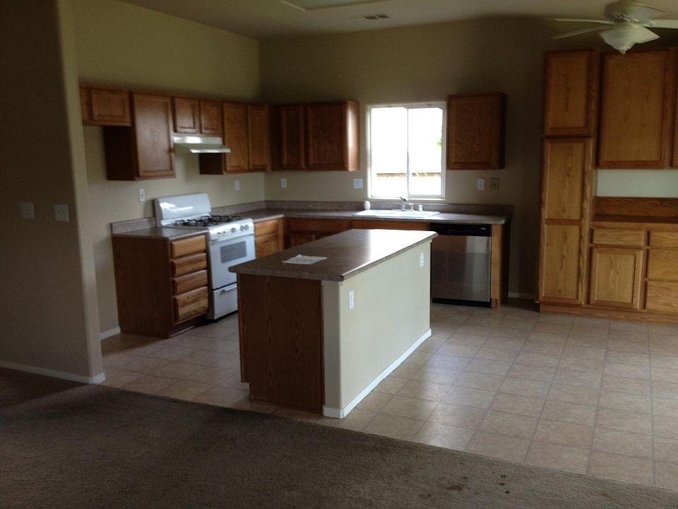 2nd image of 1420 N Fulgham St