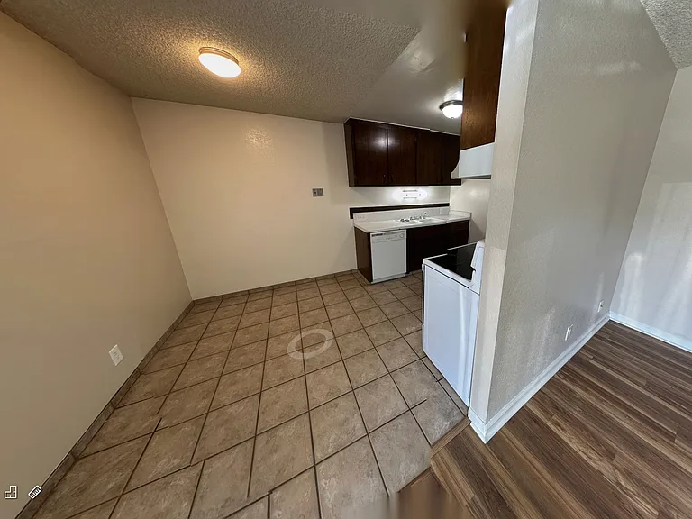 1901 Henry St #1 — Photo 8