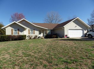 2124 Laura St, Carthage, MO 64836