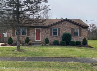 9208 Margaret Ann Ct, Pewee Valley, KY 40056