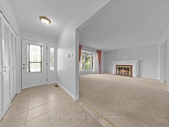 5th image of 965 Cahill Dr W