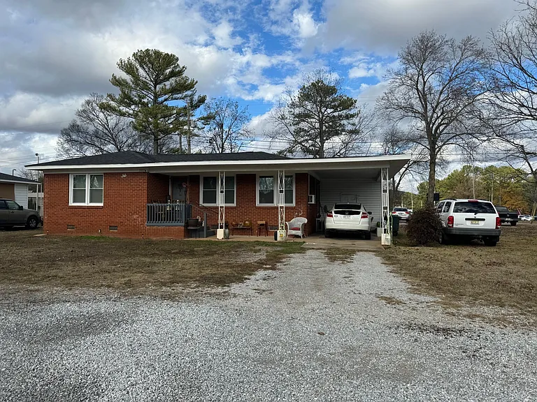 3803 Pulaski Pike NW — Photo 2