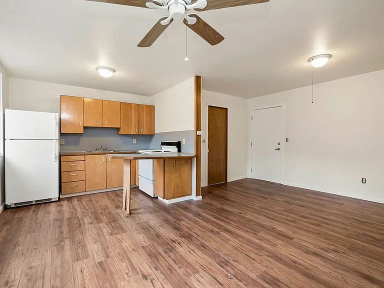 Abbottsford Apartments — Photo 142