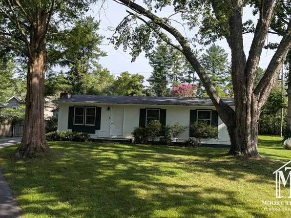 120 Robin St, Hendersonville, NC 28739
