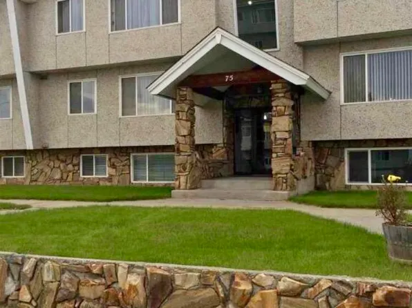 75-1 Slater Dr W, Fairbanks, AK 99701