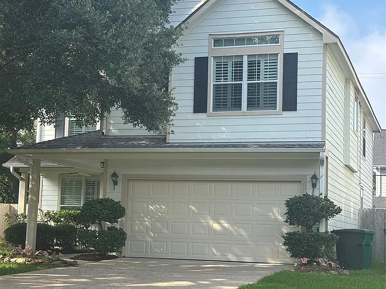951 Lamonte Ln — Photo 3