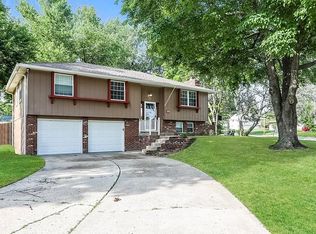 1010 Lindenwood Ln #1, Liberty, MO 64068