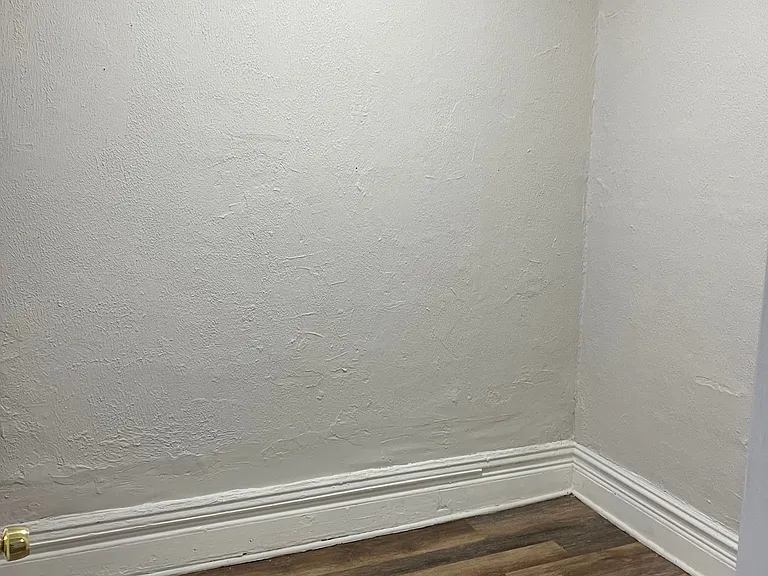 2143 S Fairfield Ave #1F — Photo 7