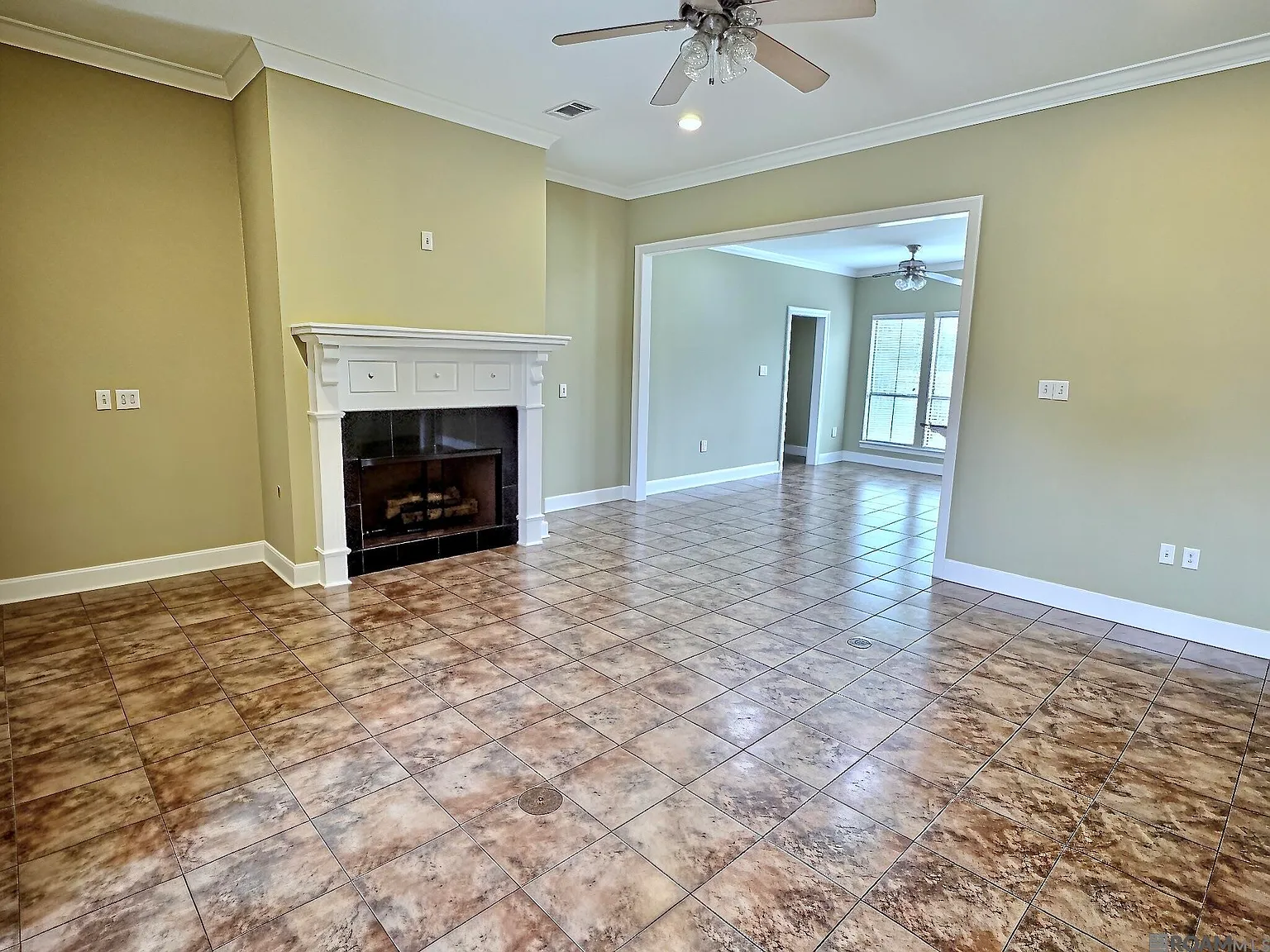 3 bed, 1600 sqft, $1,900 — Photo 3