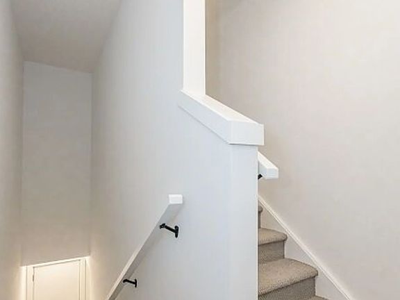 3rd image of 99 Roger St