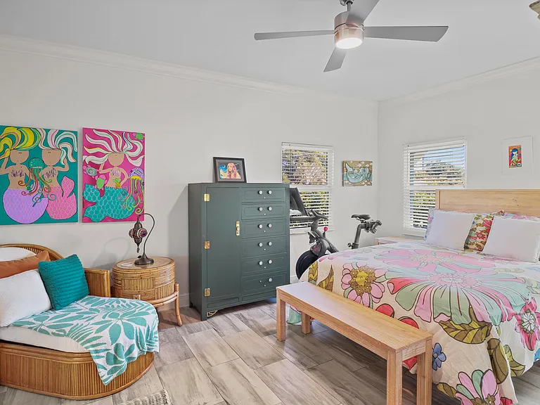 301 Hawthorne Dr — Photo 31