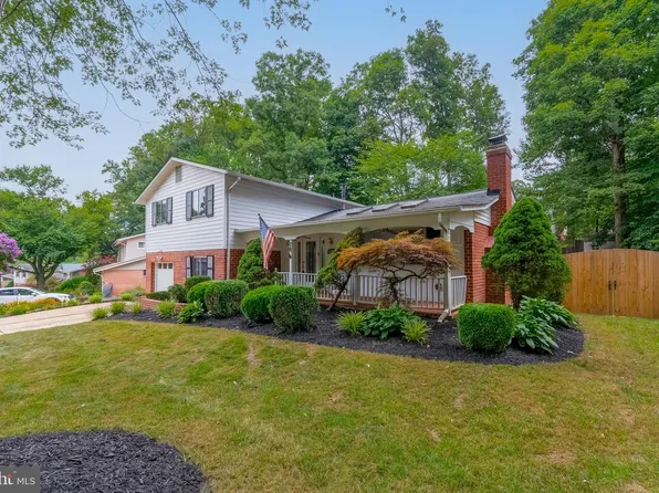9890 Becket Ct, Fairfax, VA 22032