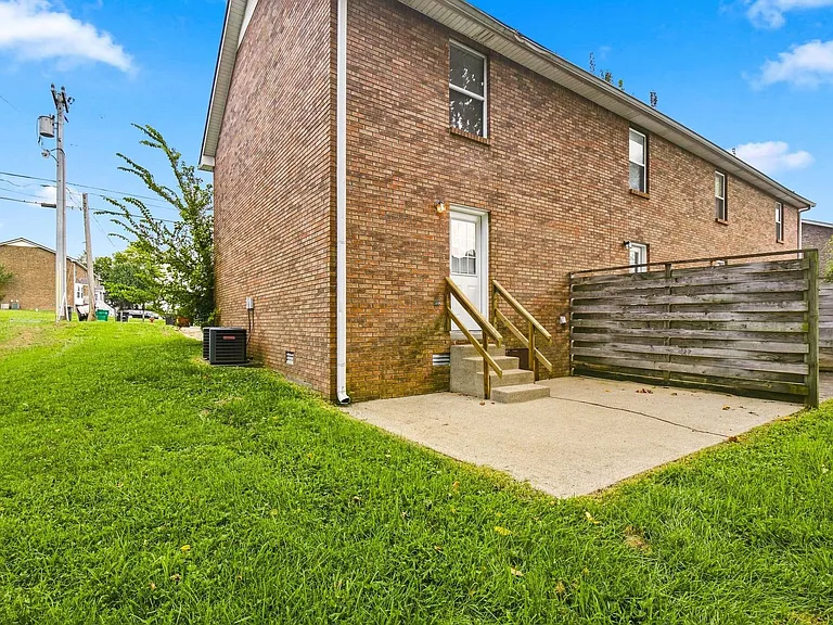 Tower Dr - 3264 — Photo 23