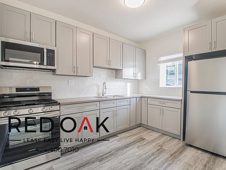 1056 S Normandie Ave #110 — Photo 2