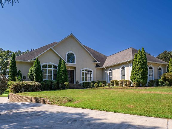 2nd image of 1301 Stratford Ct
