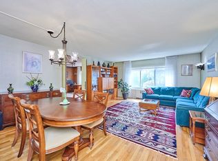 22 Chestnut Pl APT 102, Brookline, MA 02445
