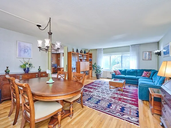 22 Chestnut Pl APT 102, Brookline, MA 02445