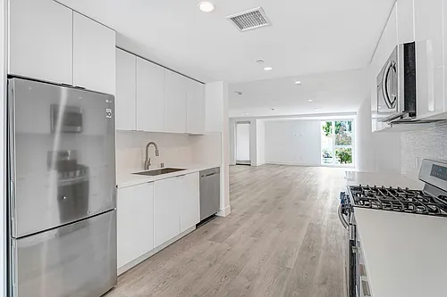 11700 Magnolia Blvd Photo 1