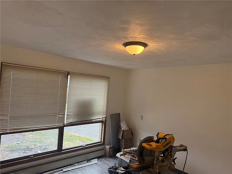 766 N Pike Rd — Photo 4