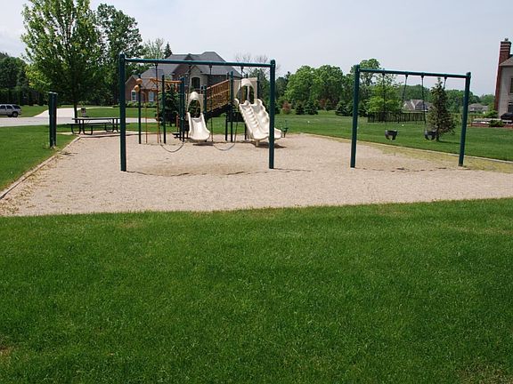 4th image of 1764 Fox Ridge Trl