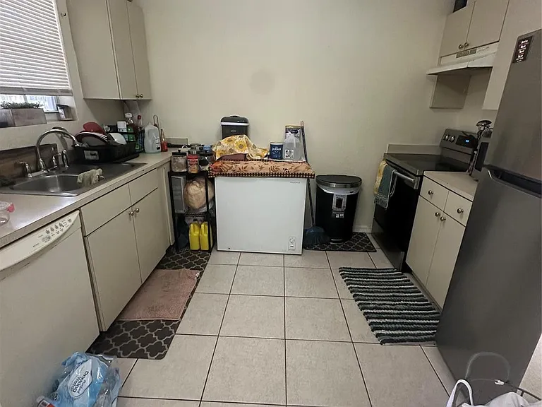 1208 N 57th Ave #B — Photo 7