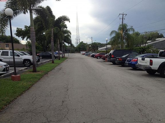 4th image of 403 NW 68th Ave APT 104
