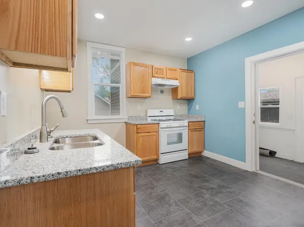 1053 Lawson Ave E, Saint Paul, MN 55106