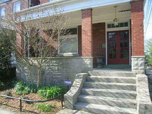 5712 Wellesley